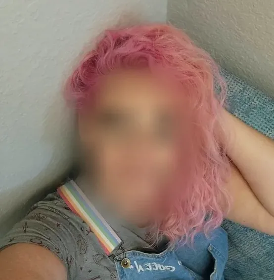 Alma, 28