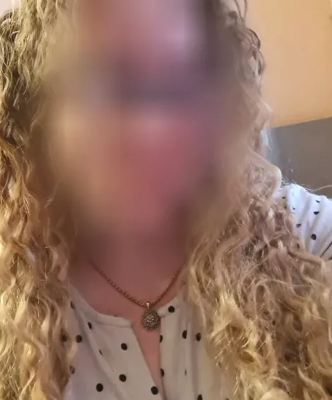Andrea, 26