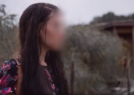 Caroline, 40