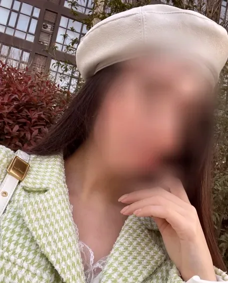 Helena, 39