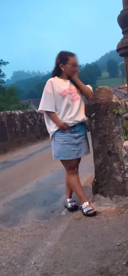 Jovana, 32