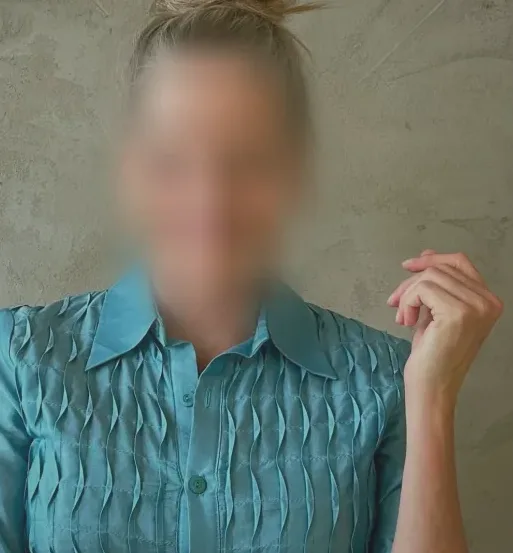 Karoline, 39