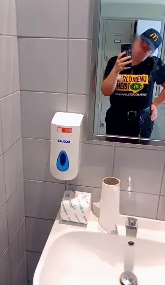 Mette, 24