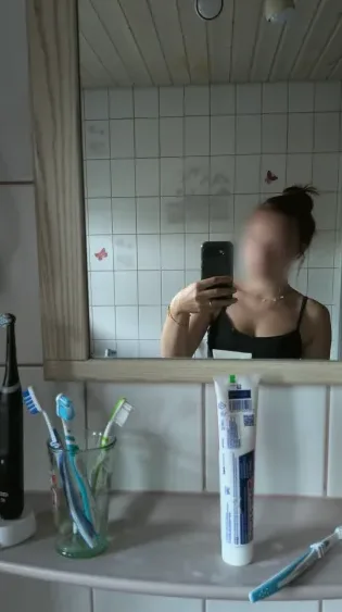 Tilde, 18